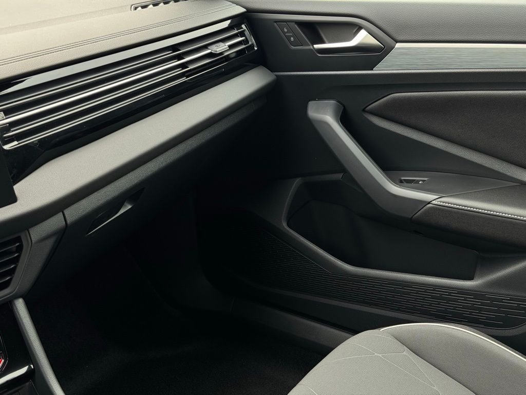 New 2026 Gray Volkswagen 1.5T Sport image 32