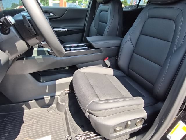 New 2027 Mosaic Black Metallic Chevrolet LT image 13