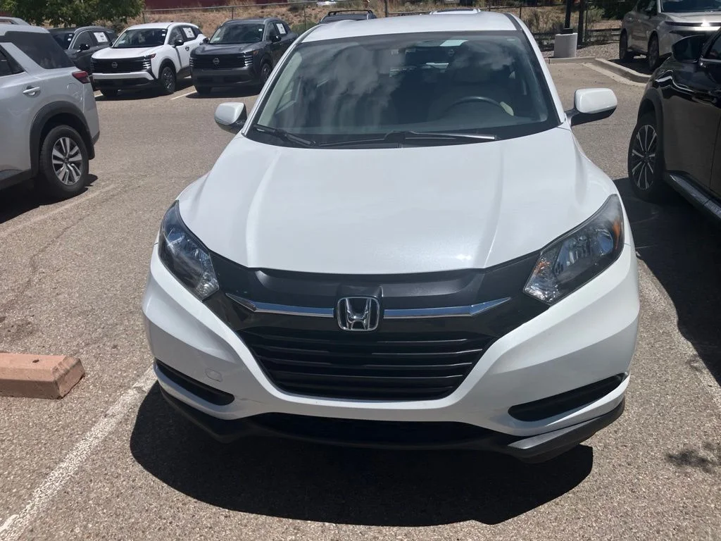 Used 2016  Honda LX image 2