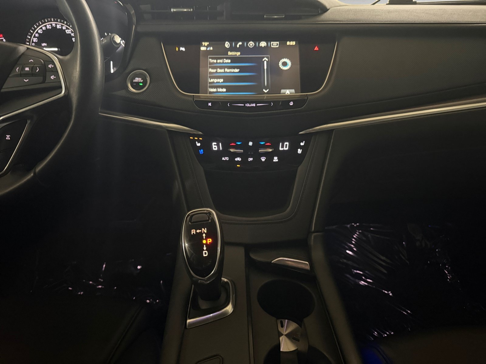 Used 2019 Crystal White Tricoat Cadillac Premium Luxury FWD image 12
