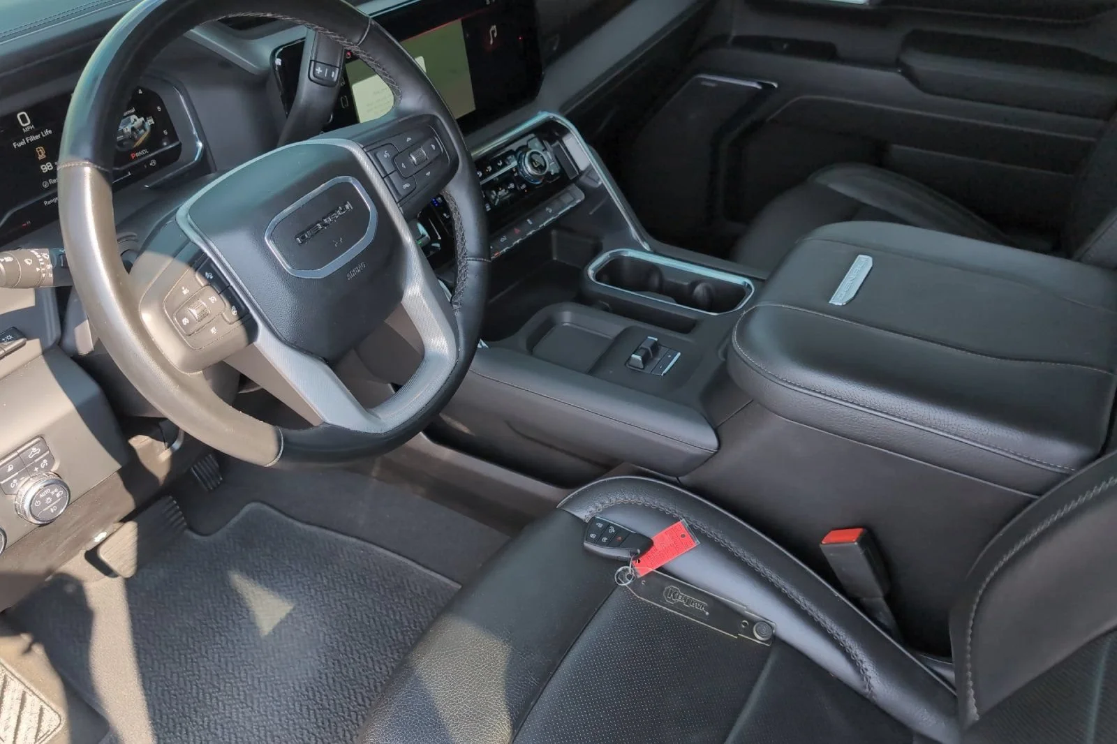 Used 2024 White Frost Tricoat GMC Denali image 11