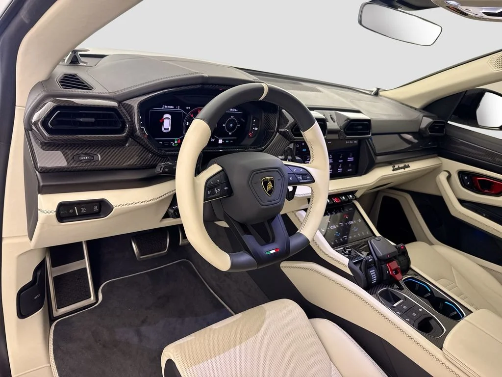 Used 2025 White Lamborghini SE image 9