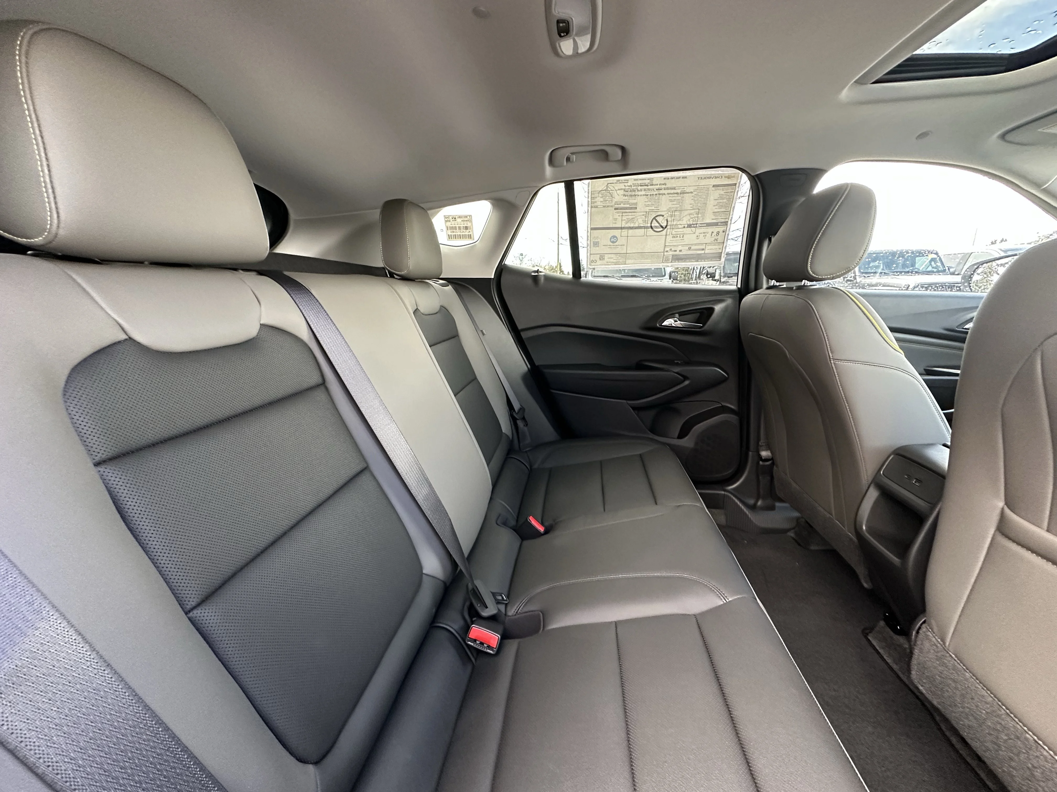 New 2026 Summit White Chevrolet ACTIV image 25