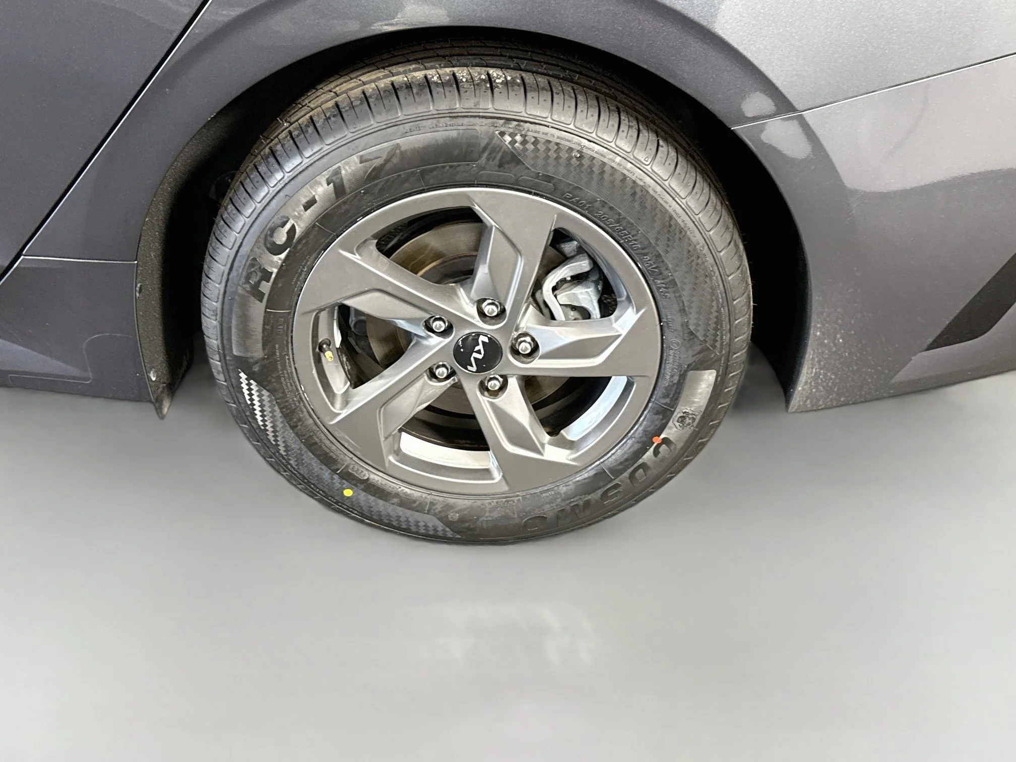 Used 2023 Gravity Gray Kia LXS image 33