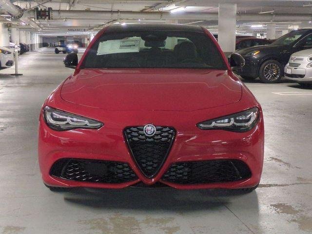 New 2025 Alfa Rosso (Red) Exterior Paint Alfa Romeo  image 2