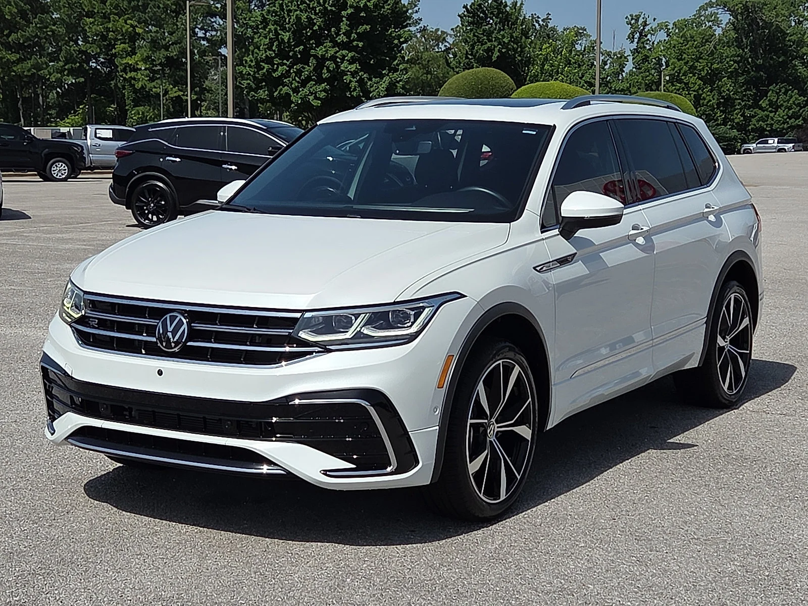 Used 2024 Opal White Pearl Volkswagen SEL R-Line image 2