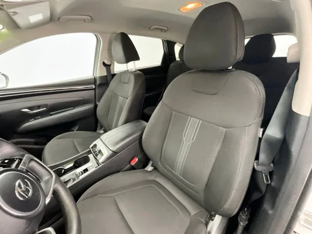 Used 2024 White Hyundai SEL image 4