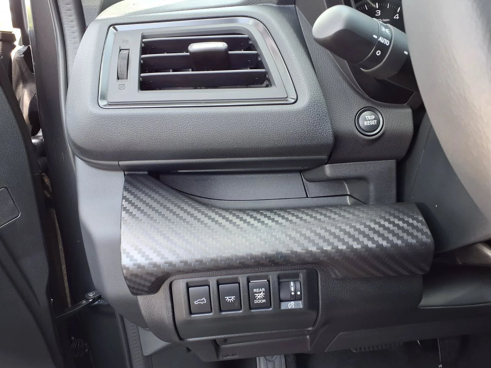 New 2027 MAGNETITE GRAY METALLIC Subaru Premium image 9