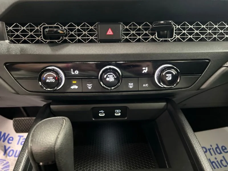 Used 2024  Honda LX image 28