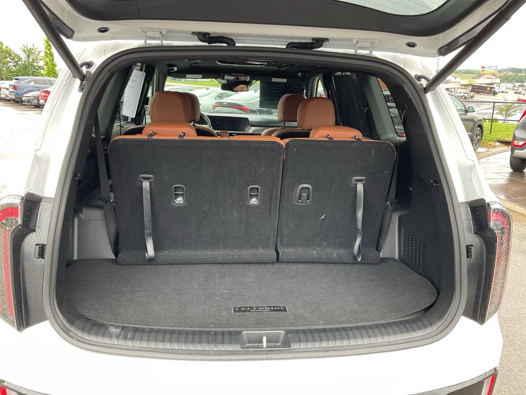 Certified Used 2025 Glacial White Pearl Kia EX X-Line image 17