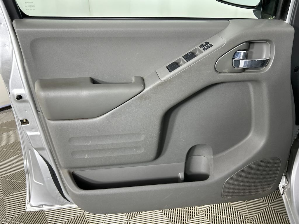 Used 2017 Silver Nissan SV image 12
