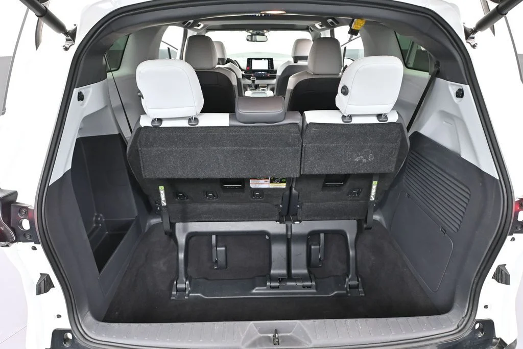 2024 Toyota Sienna XSE - Photo 41