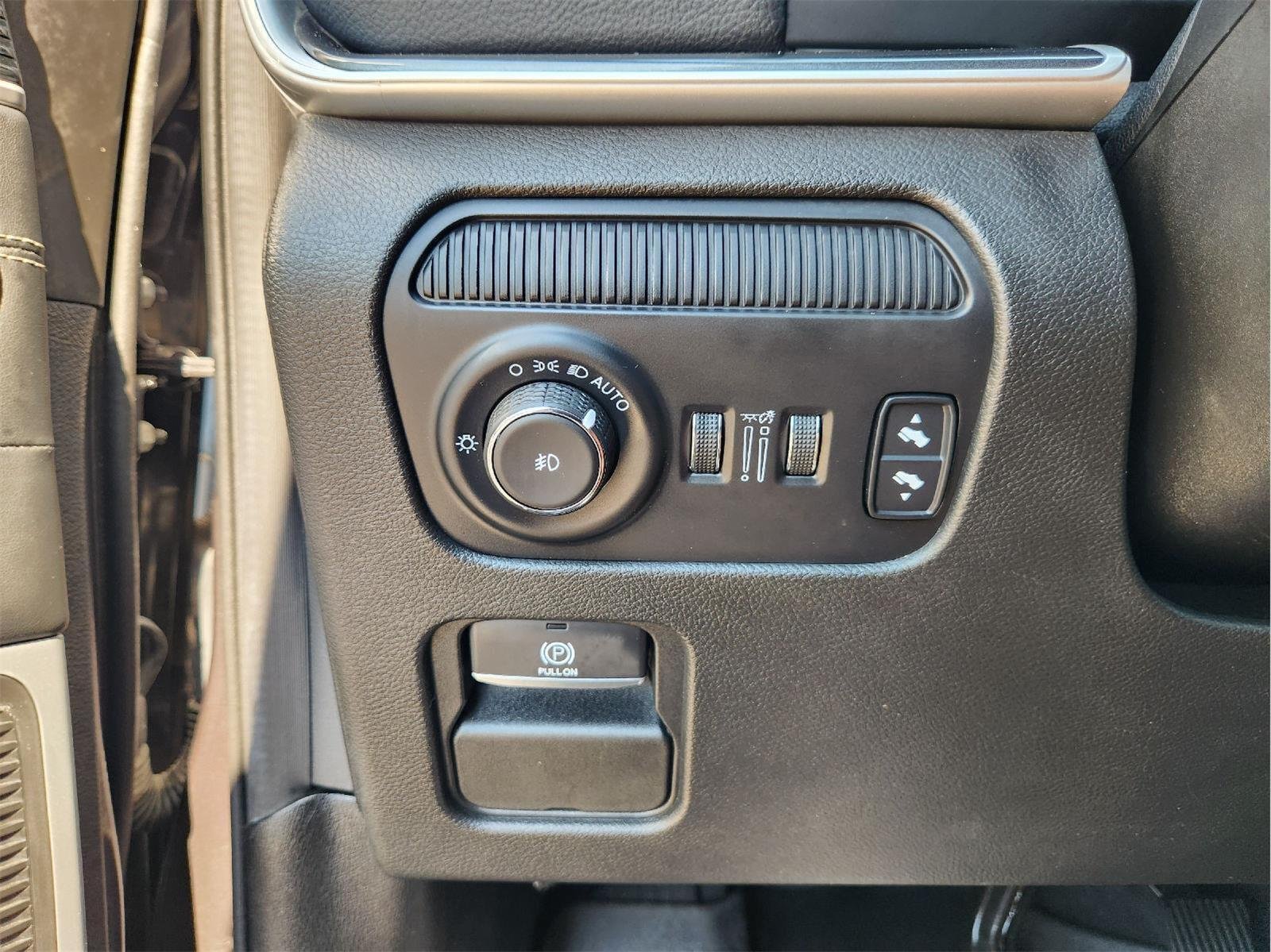 2022 Jeep Wagoneer photo 20 of 32