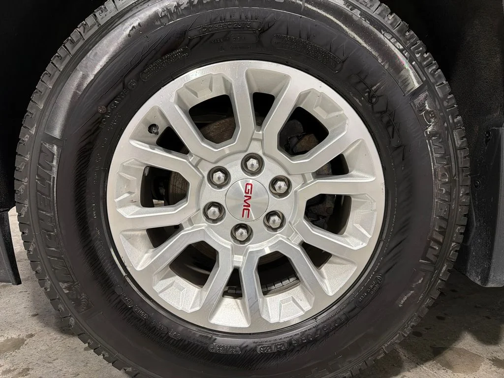 Used 2015 Iridium Metallic GMC SLE image 40