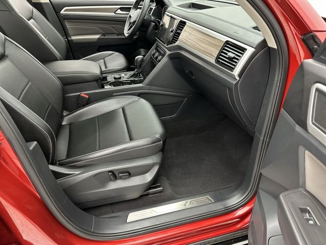 Used 2022 Red Volkswagen SEL image 26