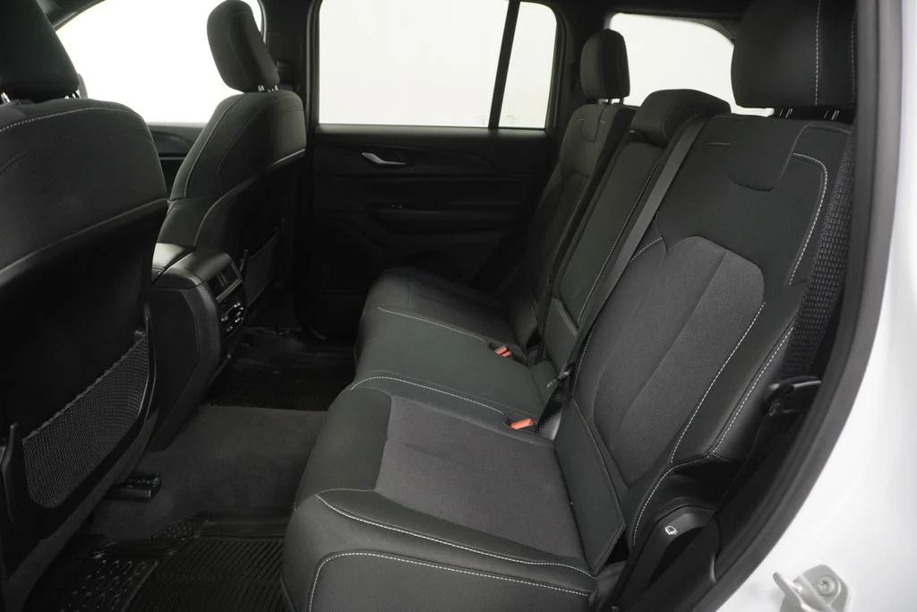 Used 2025 White Jeep Laredo X image 18