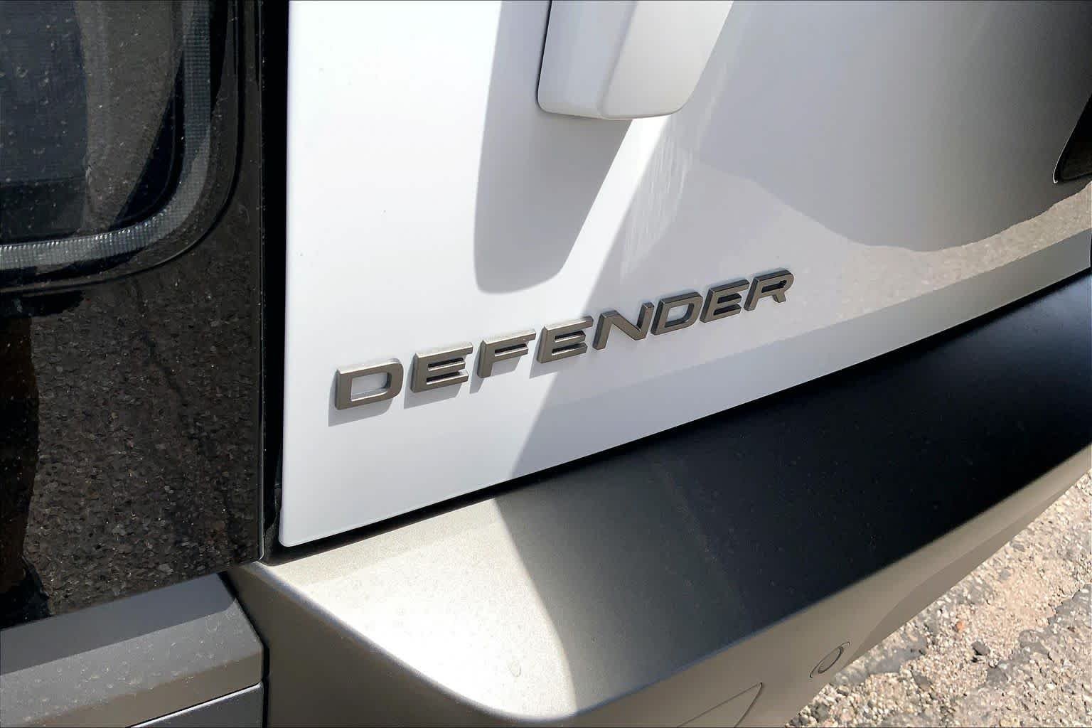 New 2026 Fuji White Land Rover S image 15