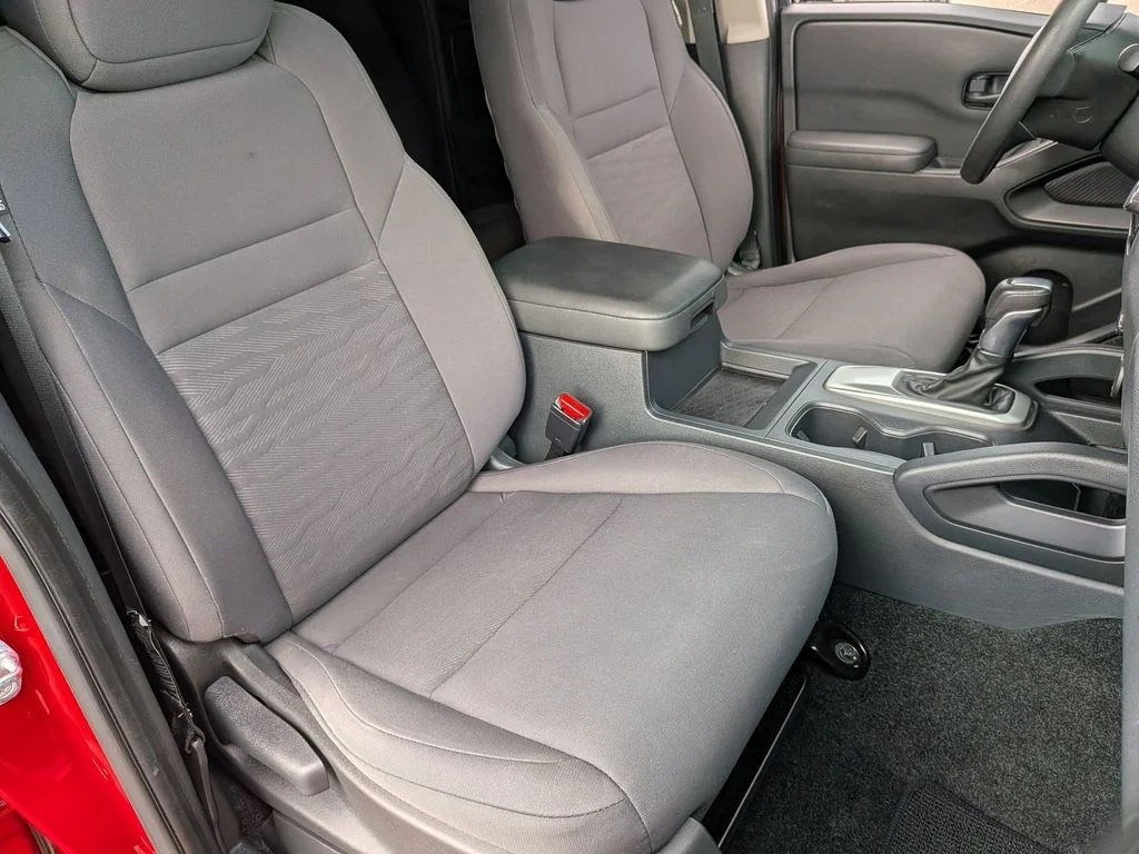 Used 2022 Red Nissan S image 30