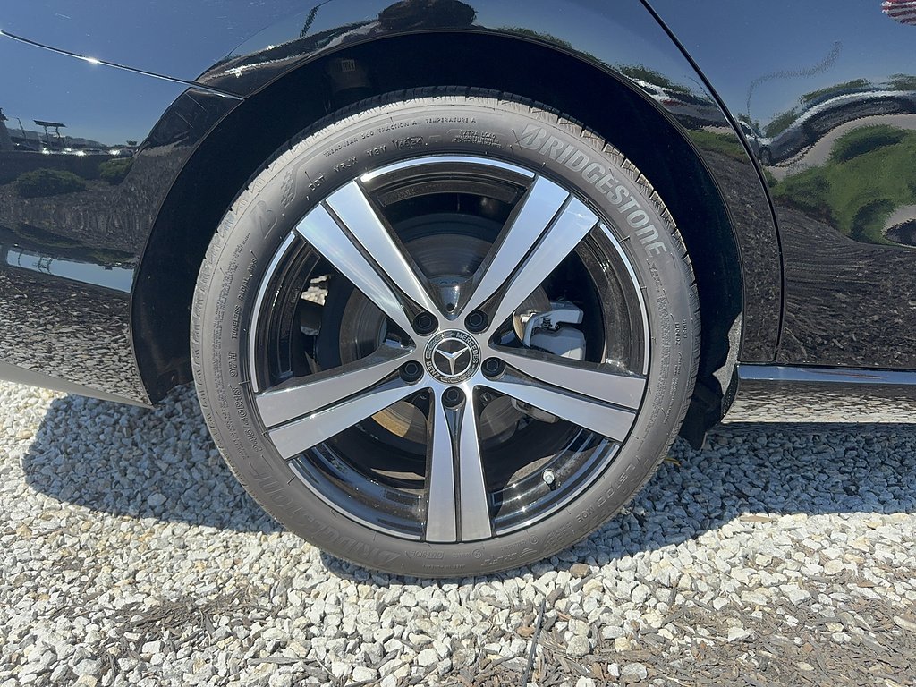 2025 Mercedes-Benz C-Class Sedan C 300 - Photo 9