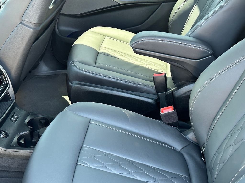 Used 2024 Gray Metallic BMW xDrive40i image 27