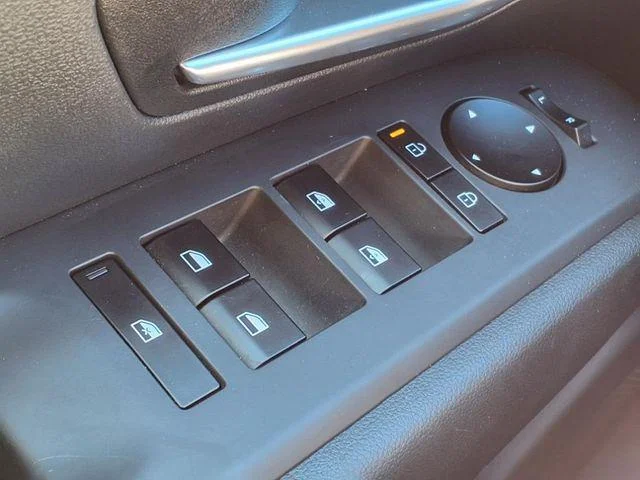 New 2025 White Hyundai SEL Convenience image 26