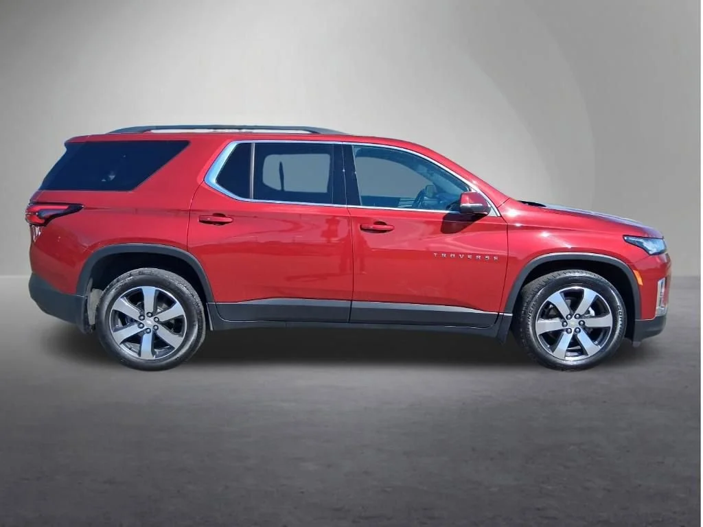 Used 2023 Chevrolet Traverse 3LT with VIN 1GNEVHKW8PJ222983 for sale in Red Wing, Minnesota