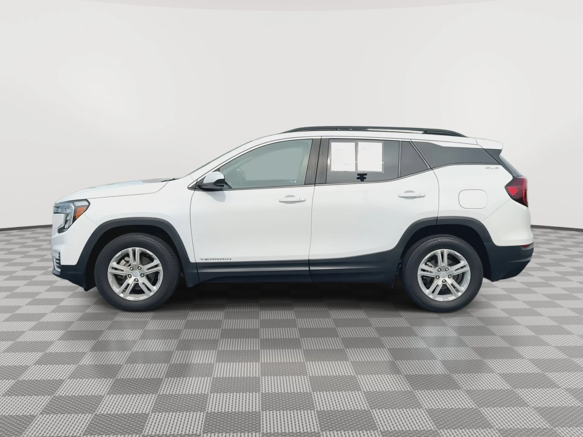 2023 GMC Terrain SLE - Photo 5