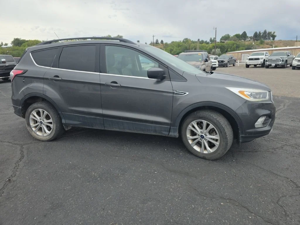 Used 2018 Magnetic Ford SEL image 4