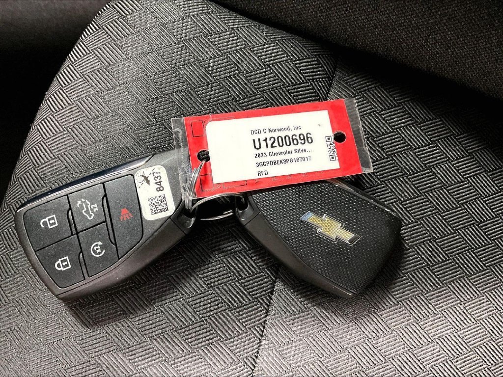 Used 2023 Red Chevrolet Custom image 30