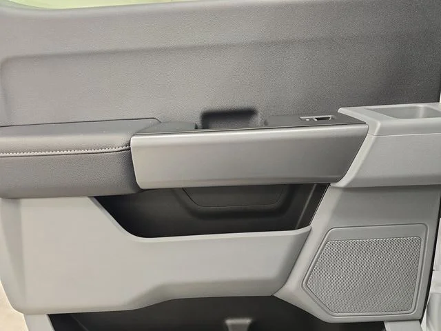 New 2026 Oxford White Ford F-350® XL image 21