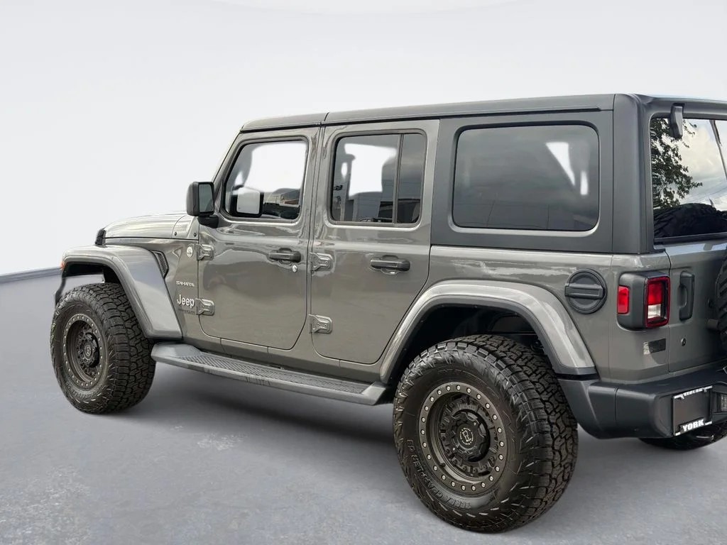 Used 2019 Gray Jeep Unlimited Sahara image 7
