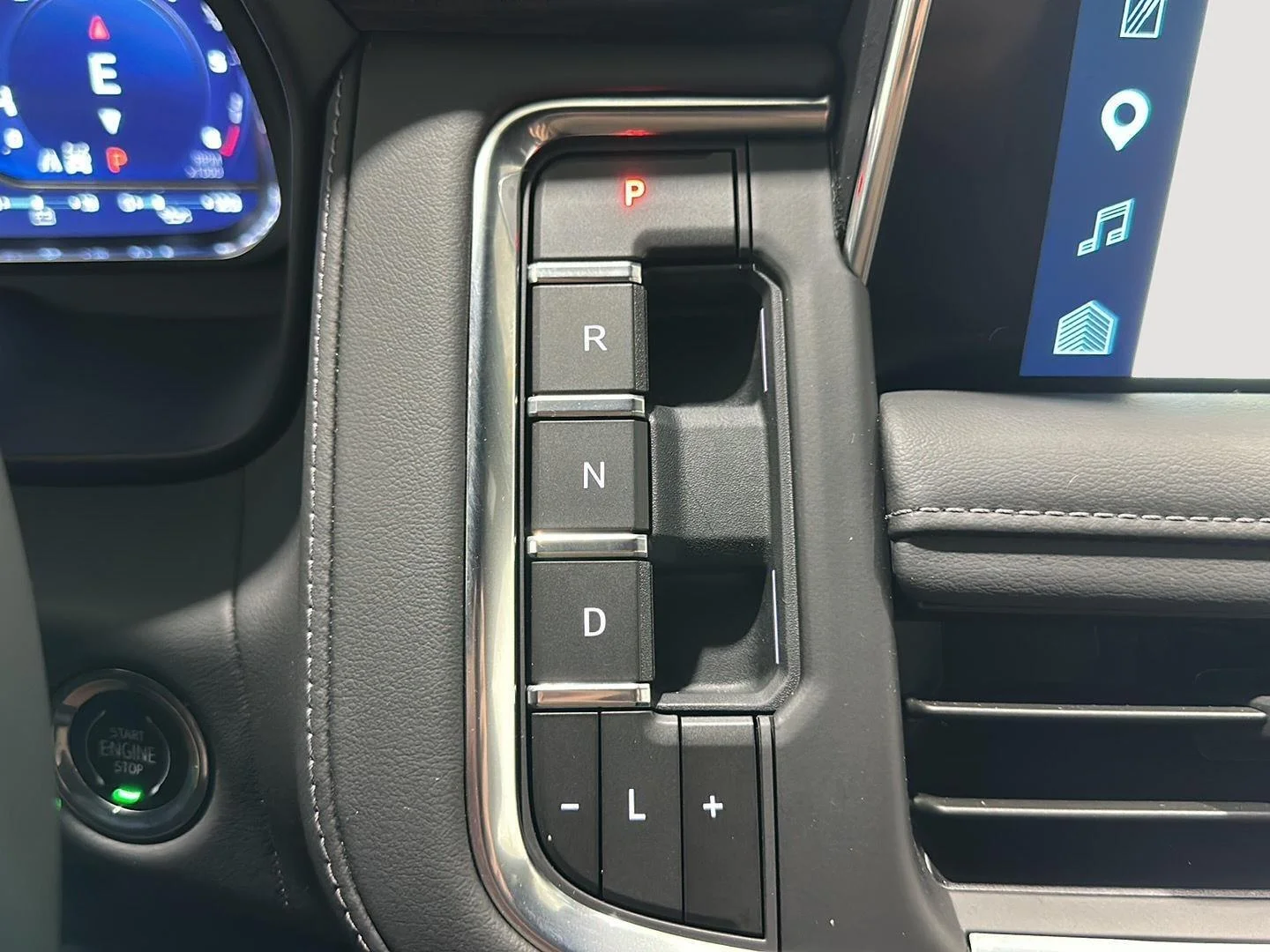 Used 2023 BLACK Chevrolet LT image 15