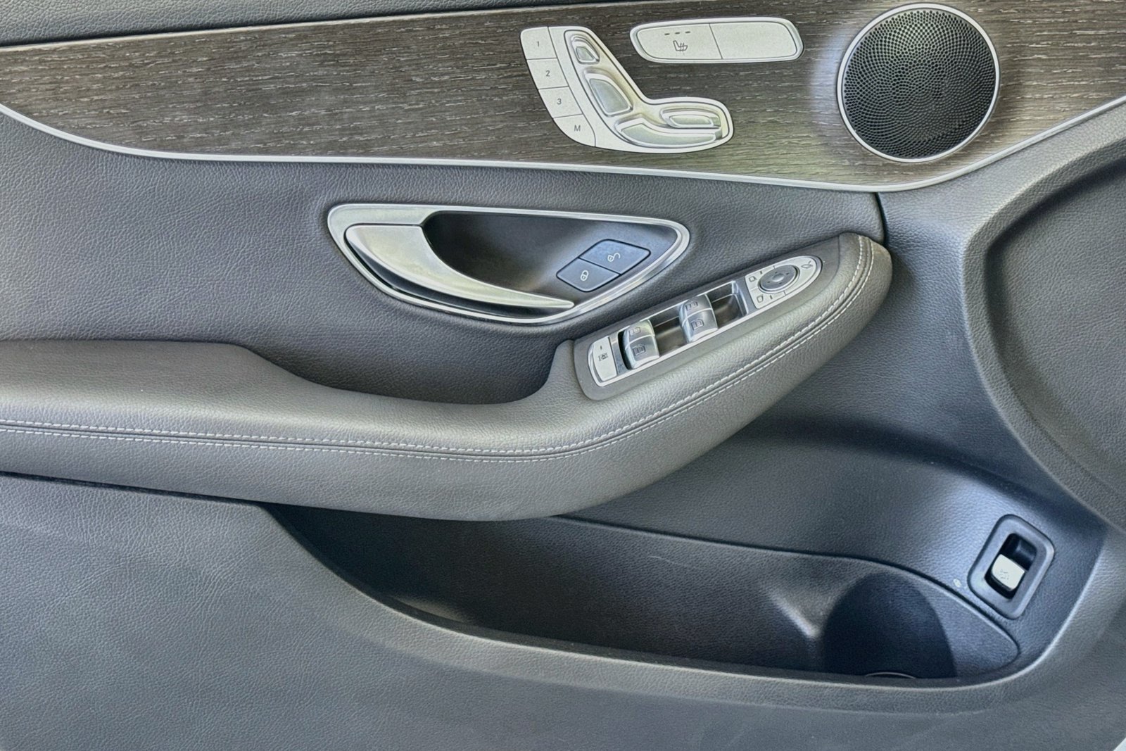 Used 2020 Iridium Silver Metallic Mercedes-Benz C 300 image 17