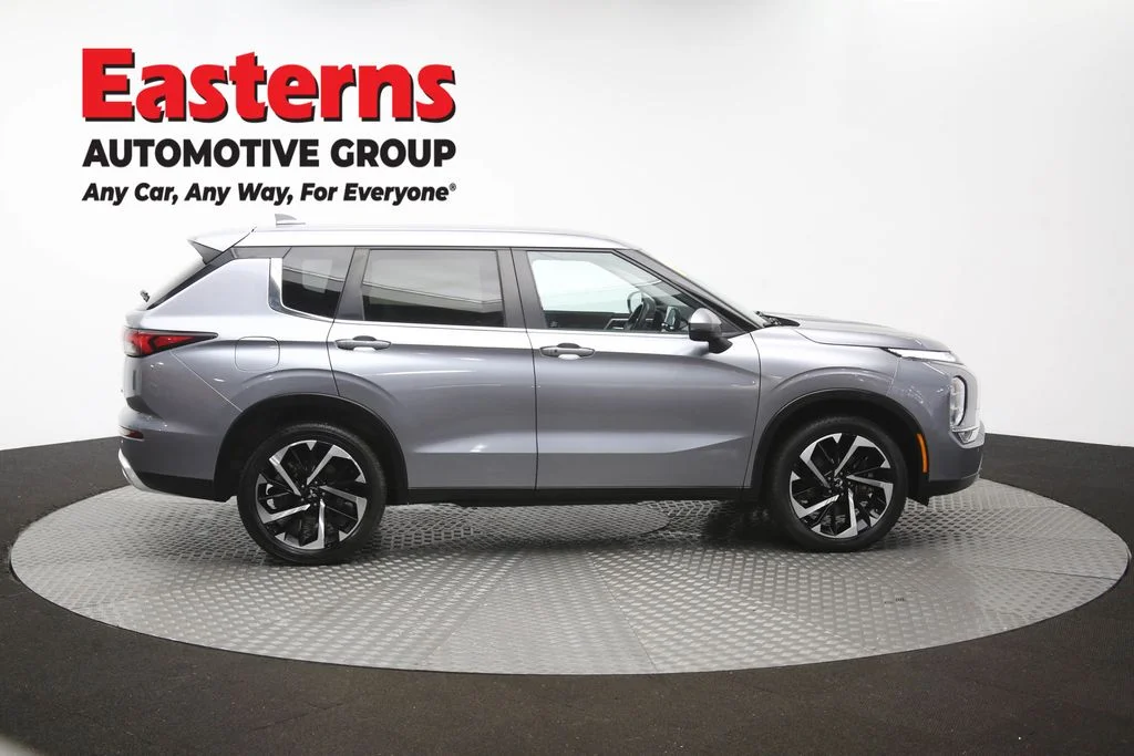 Used 2024 Gray Mitsubishi SE image 43