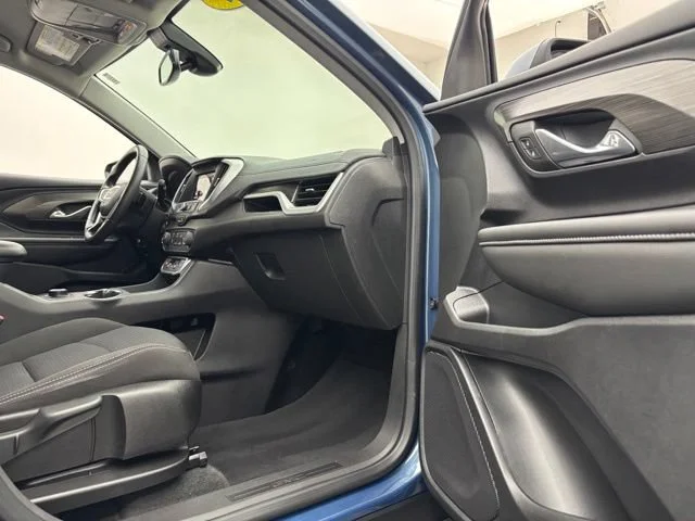 Used 2024 Downpour Metallic GMC SLE image 29