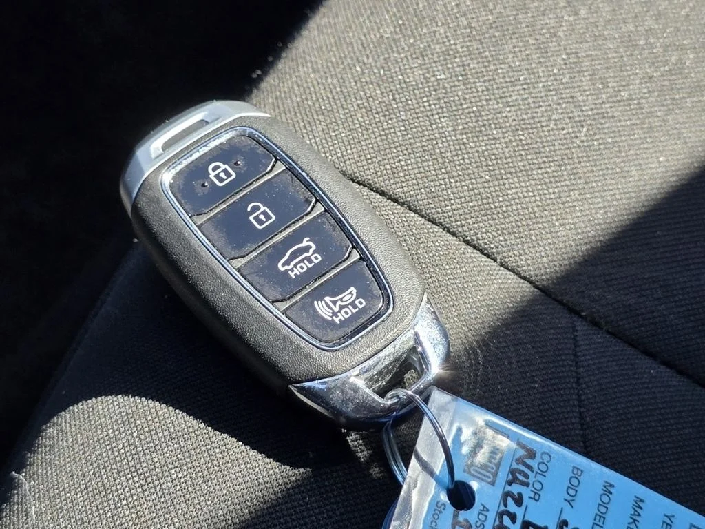 Used 2022 Black Hyundai SEL image 33