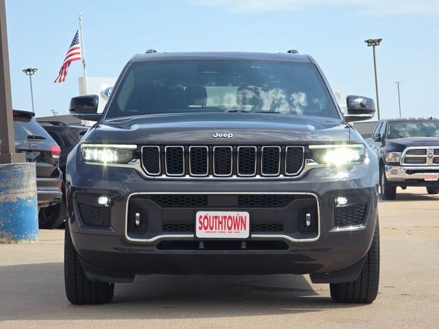 Certified Used 2022 Baltic Gray Metallic Clearcoat Jeep Overland image 2