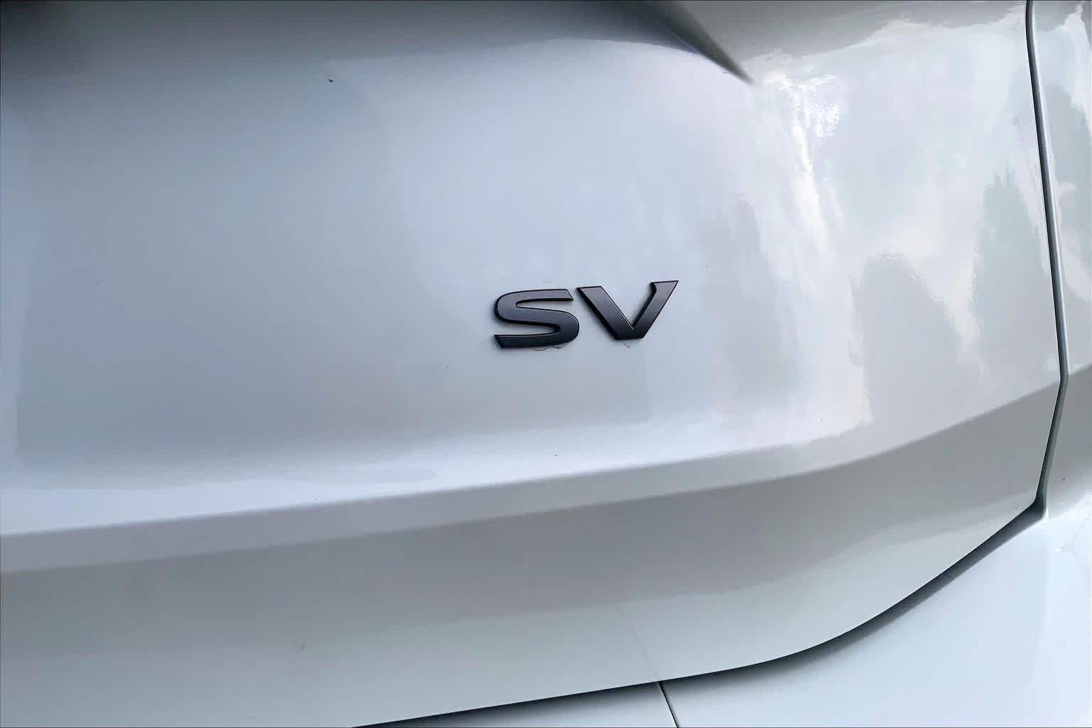 Used 2024 Everest White Pearl Nissan SV image 10