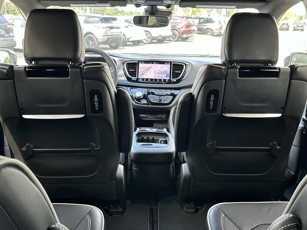 2026 Chrysler Pacifica Limited - Photo 28