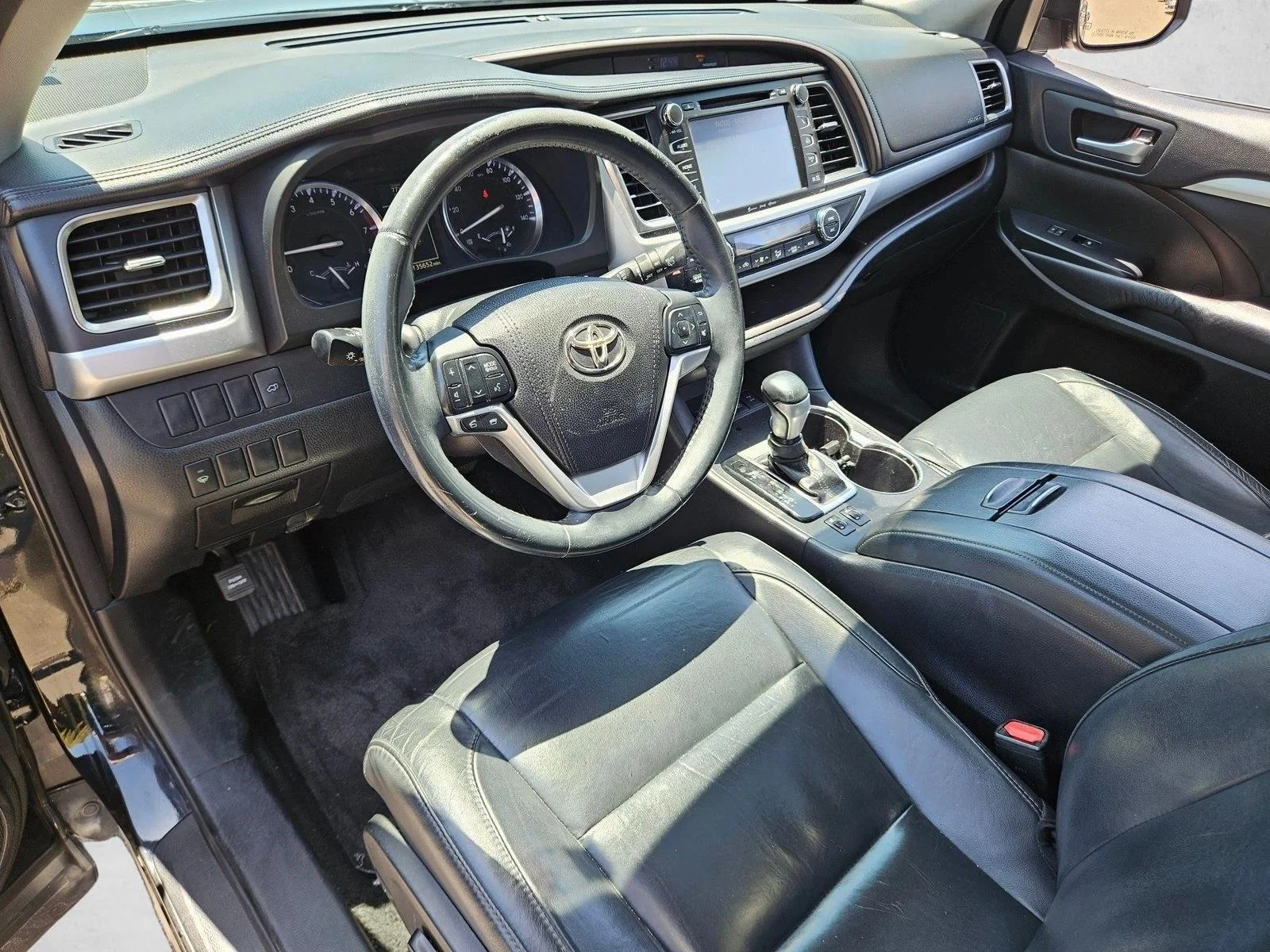 Used 2016 Midnight Black Metallic Toyota XLE image 9