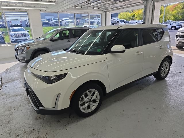 Used 2024 Kia Soul LX with VIN KNDJ23AU5R7238318 for sale in Staunton, VA