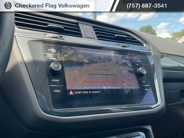 Used 2019 Pure White Volkswagen 2.0T SEL Premium 4Motion image 40