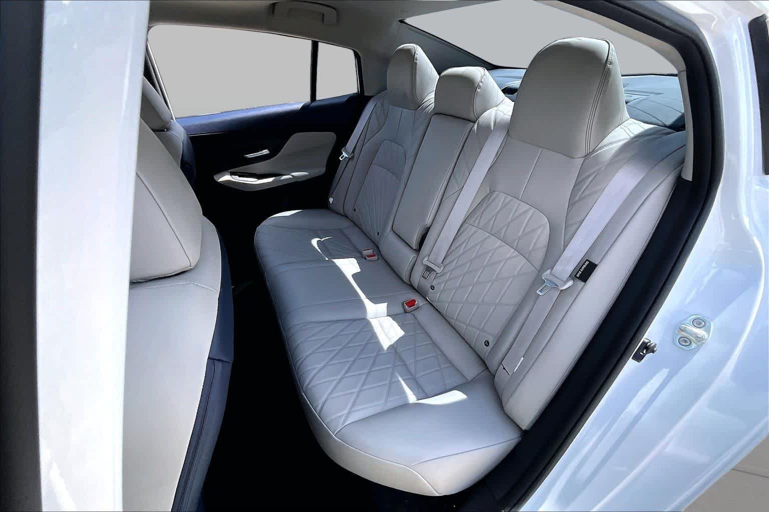 Used 2026 Aspen White Tricoat Nissan SL image 20