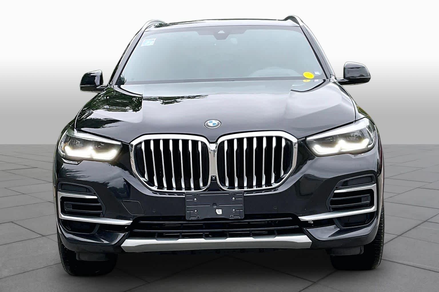 Used 2022 Black Sapphire Metallic BMW xDrive40i image 3