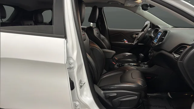 Used 2022 Bright White Clearcoat Jeep Trailhawk image 23