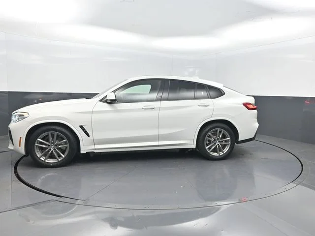 Used 2021 White BMW xDrive30i image 2