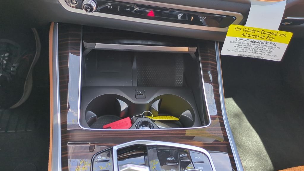 New 2026 Mineral White Metallic BMW xDrive40i image 22