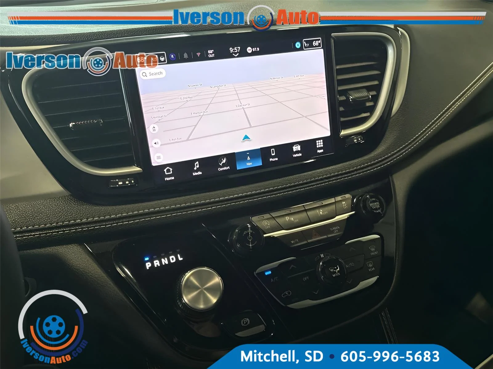 Used 2025 Ceramic Gray Clearcoat Chrysler Limited image 21