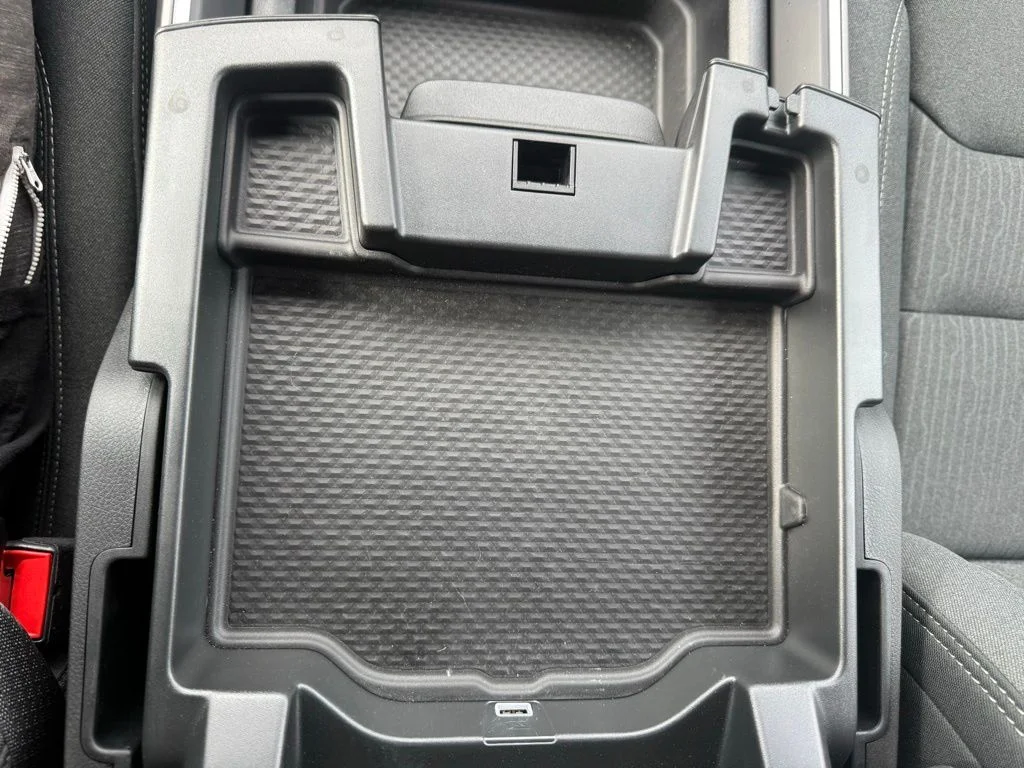 Used 2024 White Ram Big Horn/Lone Star image 25