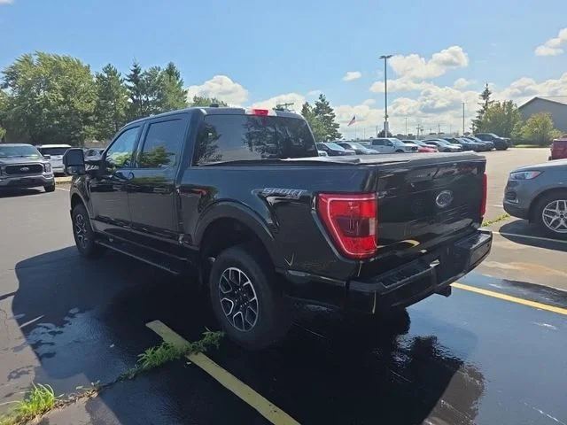 Used 2023 Black Ford XLT image 3